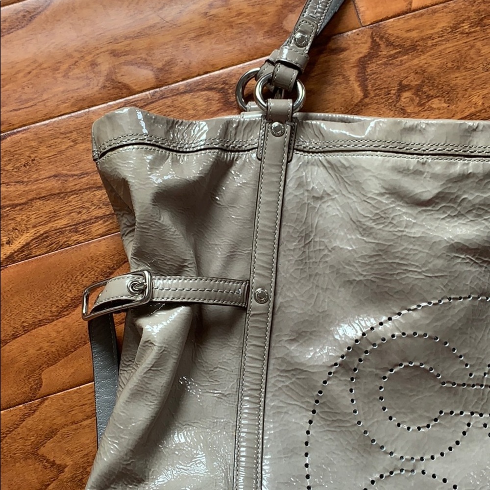 Coach Tote - Picture 4 of 6